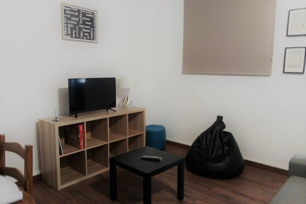 De Ca - Suite Com Acesso Independente E Kitchenette Lousa  Exterior photo
