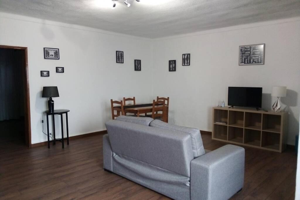 De Ca - Suite Com Acesso Independente E Kitchenette Lousa  Exterior photo